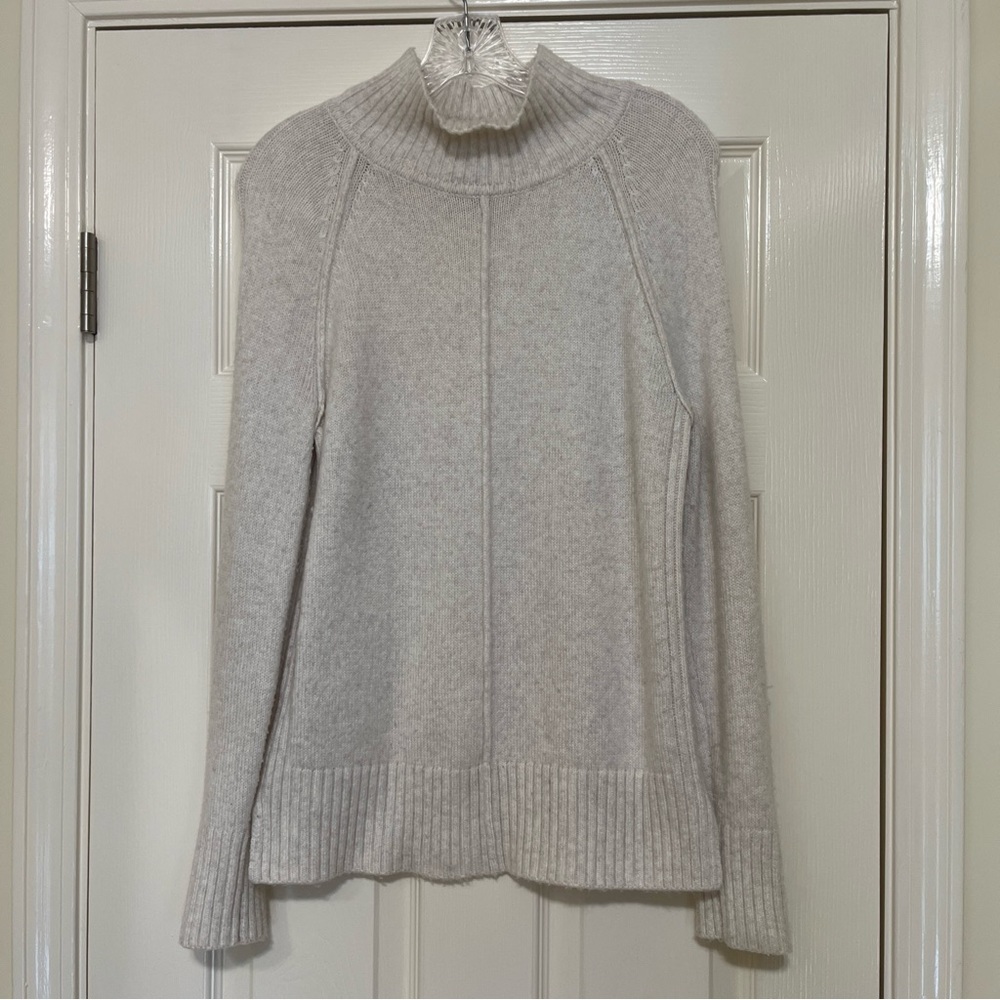 Ann Taylor Winter Wht Mock turtleneck Sweater